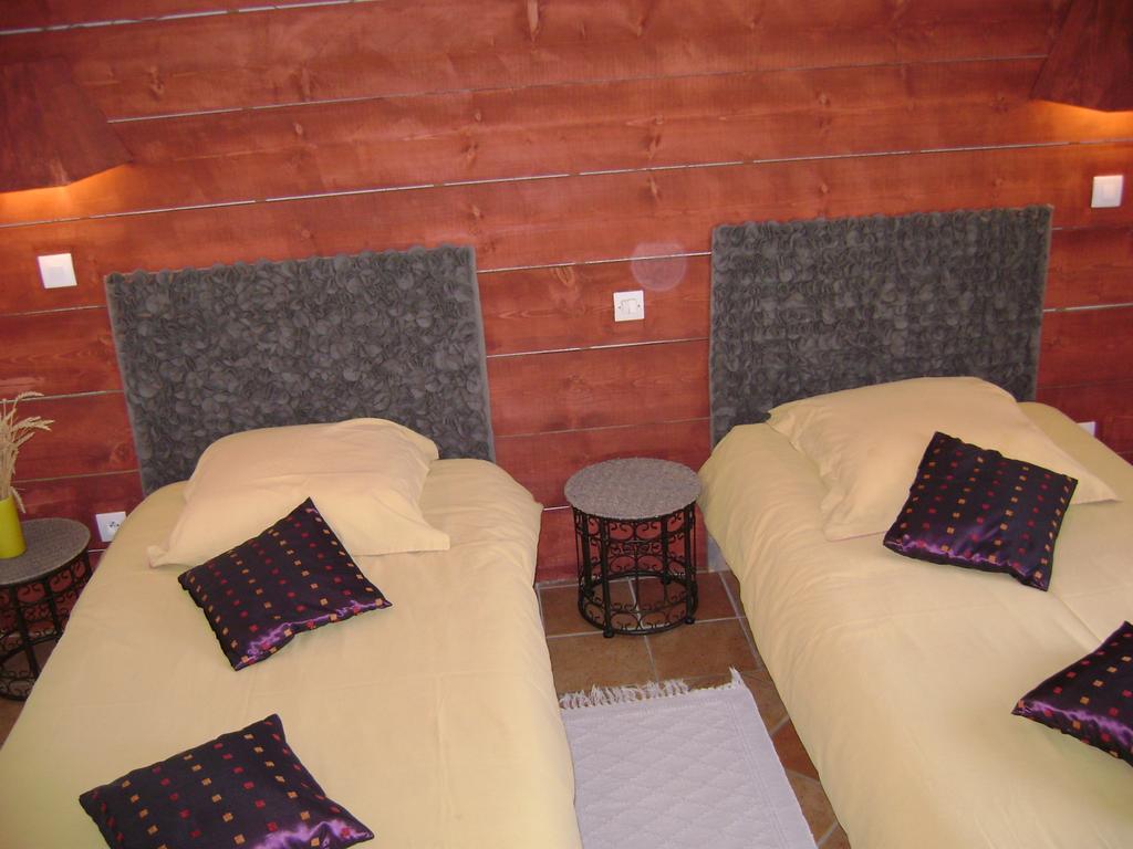 Les Chandelles Bed & Breakfast Villiers-le-Morhier Kamer foto